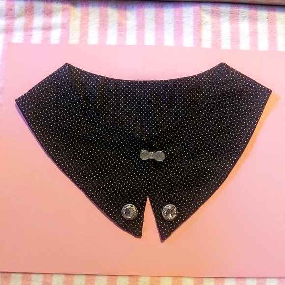 Betsey Johnson Other - Collar